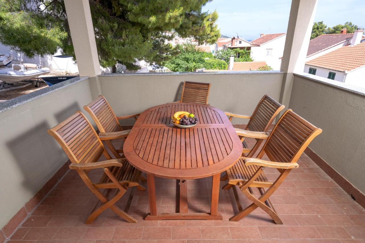 Villa Dalmatia Apartments Bol Exterior photo