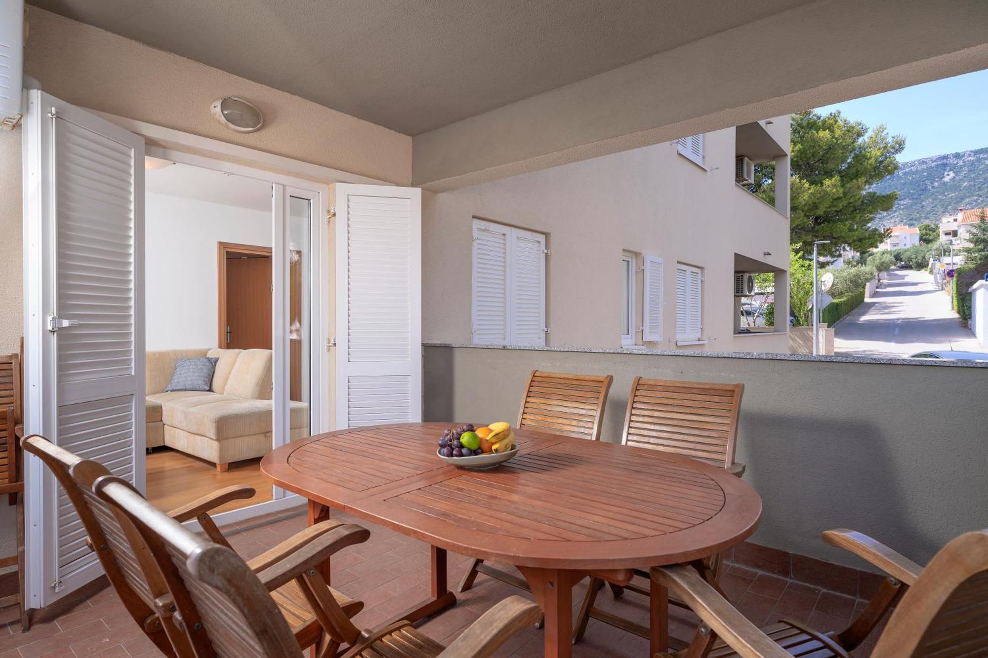 Villa Dalmatia Apartments Bol Exterior photo